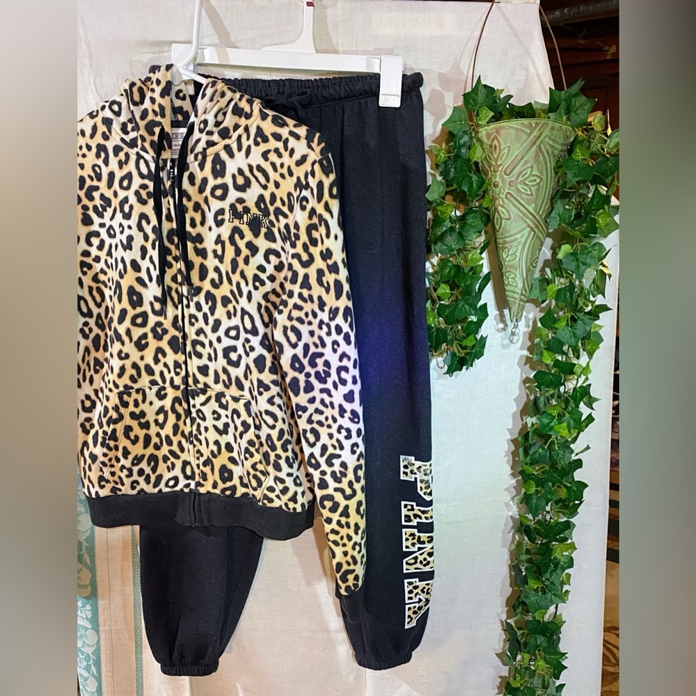VS PINK jjogger outfit